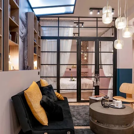Charming Artist In Le Marais Apartment *